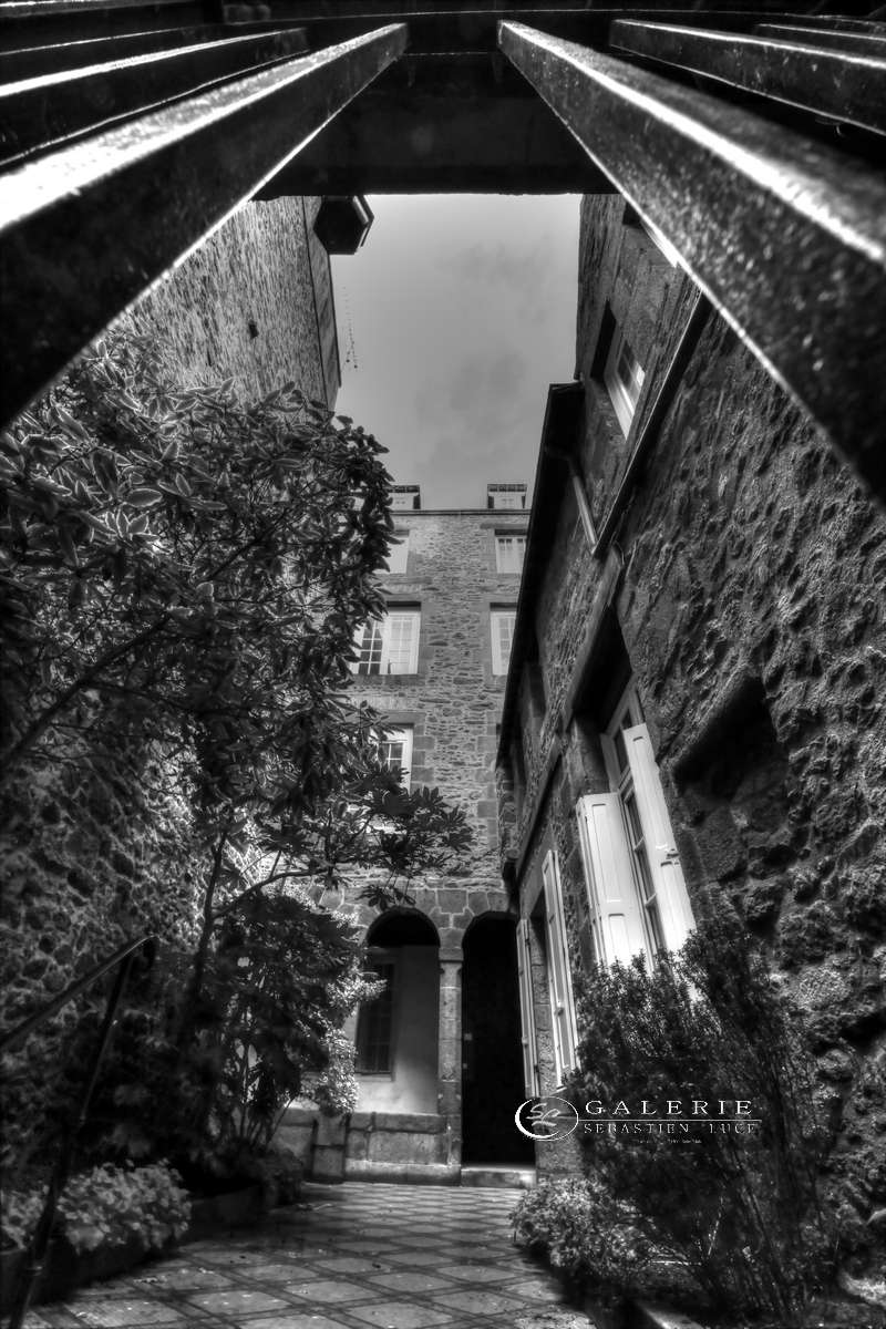 à travers les barreaux - saint malo  - Photographie Photographies par thématiques Galerie Sébastien Luce