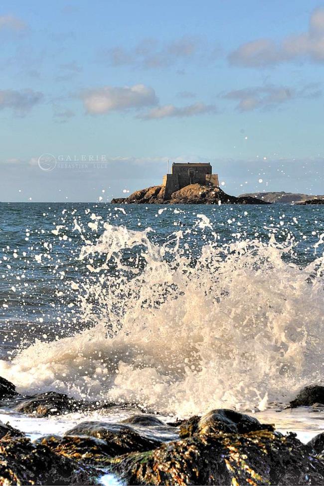plage bon secours  énergique  - saint malo   - Photographie Photographies par thématiques Galerie Sébastien Luce