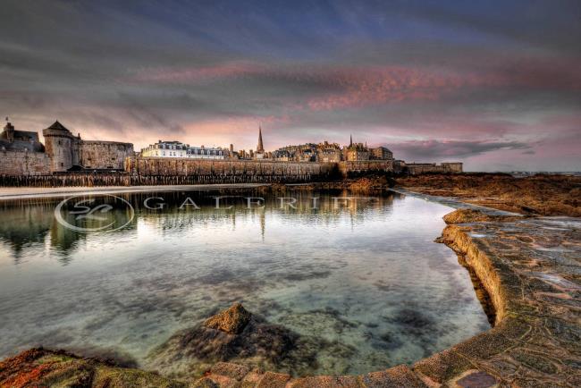 Saint Malo en Rose Bonbon - Photographie Photographies d'art en édition limitée Galerie Sébastien Luce