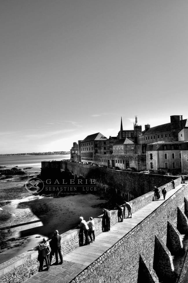 Le long des remparts - St Malo - Photographie Photographies d'art en édition limitée Galerie Sébastien Luce