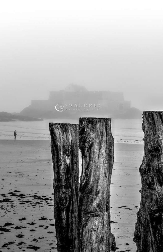 Saint Malo dans la brume - Photographie Photographies d'art en édition limitée Galerie Sébastien Luce
