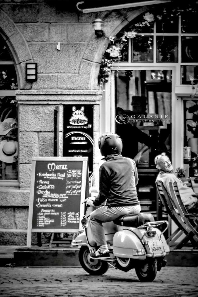 scoot toujours - saint malo   - Photographie Photographies par thématiques Galerie Sébastien Luce