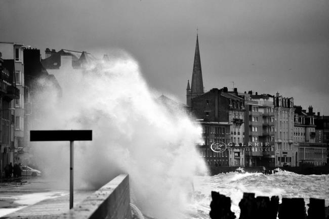 vagues submersion - st malo - Photographie Photographies d'art en édition limitée Galerie Sébastien Luce