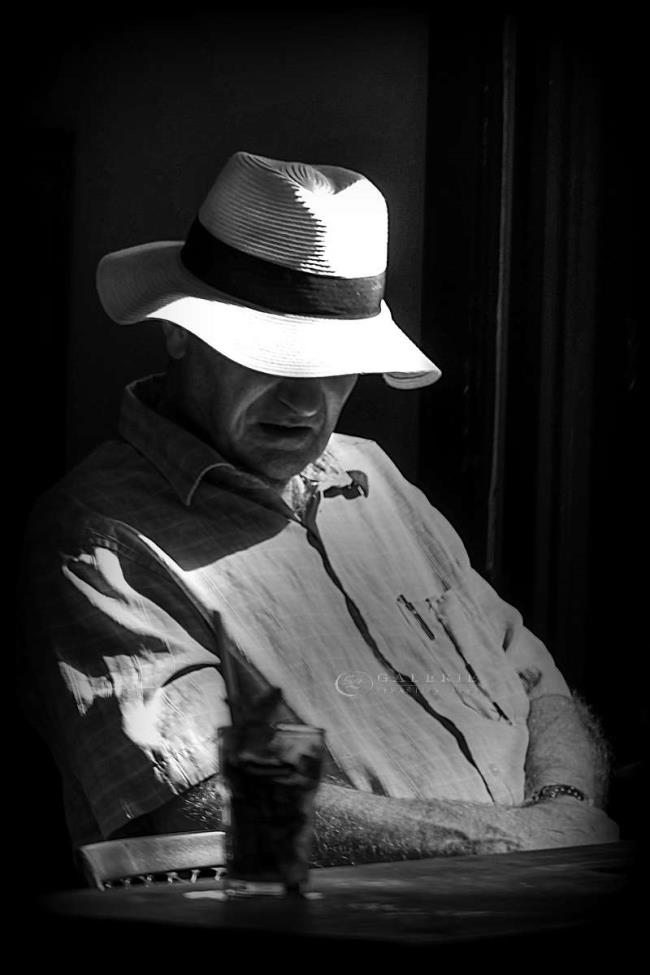 l´homme au chapeau - saint malo - Photographie Photographies par thématiques Galerie Sébastien Luce