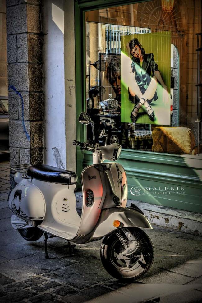 scooter shopping - Photographie Photographies d'art en édition limitée Galerie Sébastien Luce