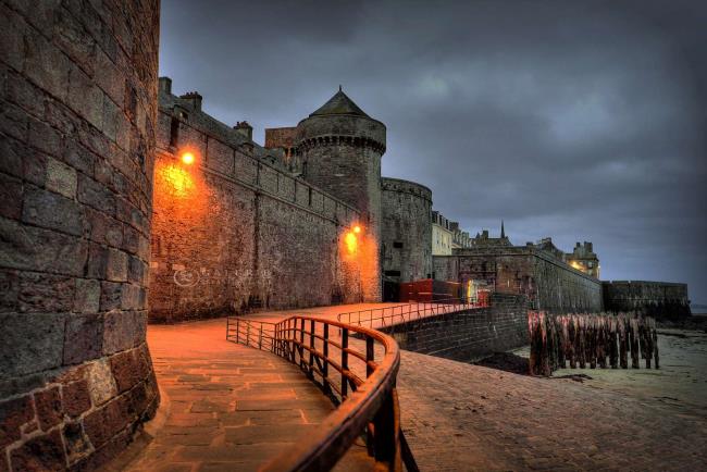 ambiance nocturne sur st malo - Photographie Photographies par thématiques Galerie Sébastien Luce