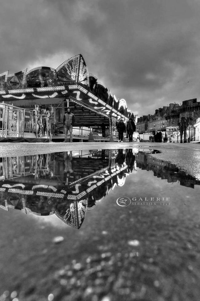 suspension luminaire - Saint Malo   - Photographie Photographies par thématiques Galerie Sébastien Luce